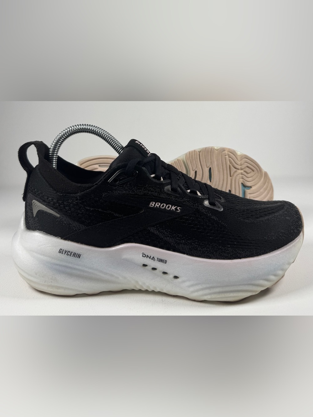 Brooks Glycerin 22 Women’s Size 7.5B Running Shoes Black White 1204341B024